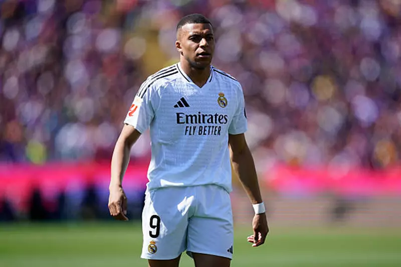 كيليان مبابي مهاجم ريال مدريد